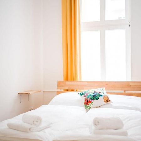 Spacious 3Br Plus Ac Self Check-In Street Parking Berlim Exterior foto